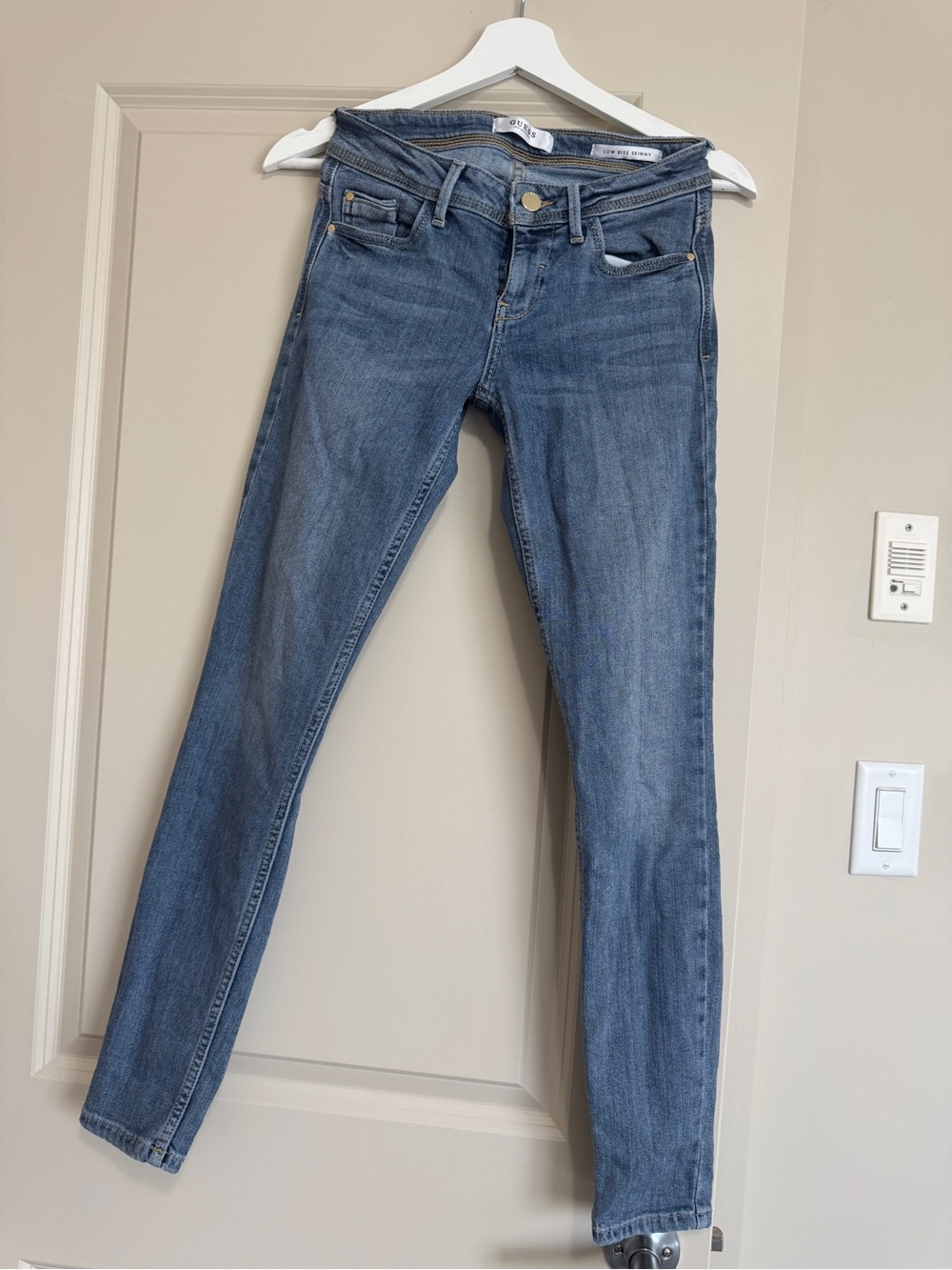 Guess Women's Skinny Jeans - Medium Blue Wash